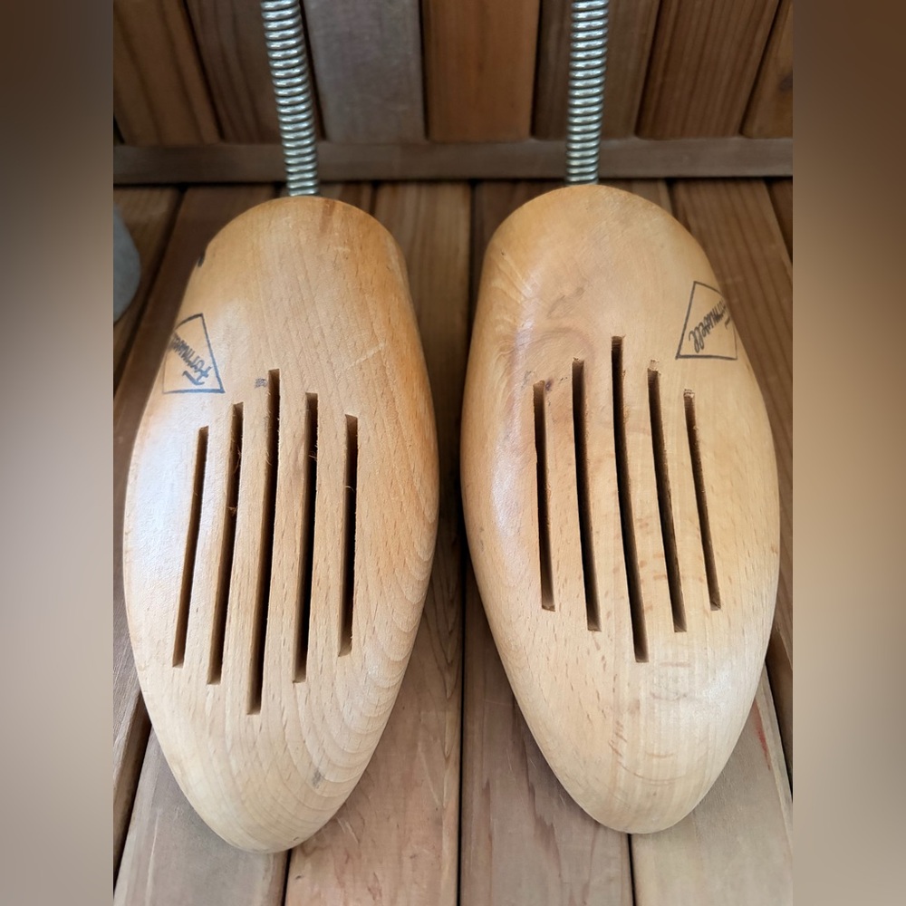 Vintage Formwell Wooden Shoe Trees, Size 10, Large, Spring Loaded Collectible - Picture 2 of 8